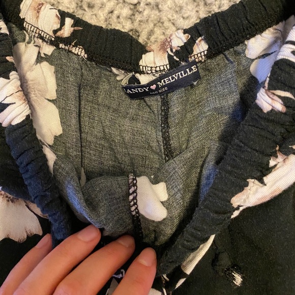 Floral shorts 🌸 - Picture 2 of 2